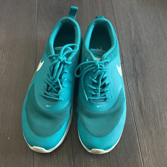 EUC Air max Thea Nikes - Picture 2 of 6